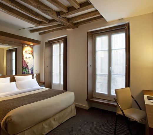 Select Hotel