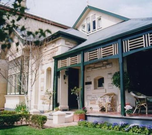 Water Bay Villa Bed & Breakfast