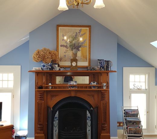 Water Bay Villa Bed & Breakfast