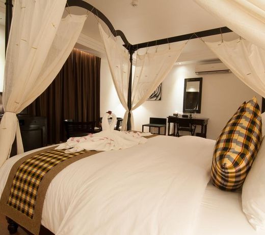 La Rose Suites