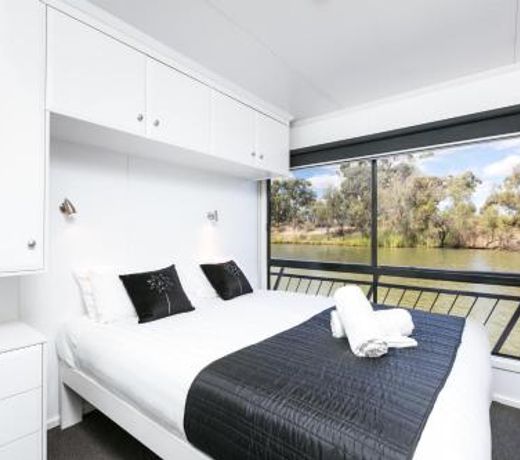 MILDURA HOUSEBOATS