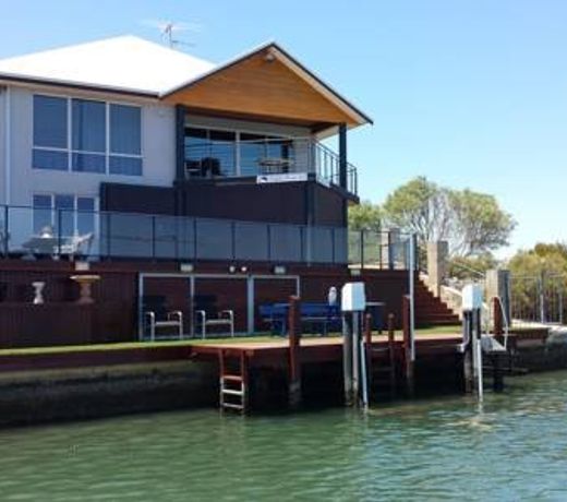 DOLPHIN POINT