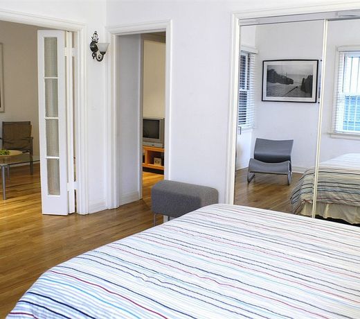 VENICE ADMIRAL SUITES