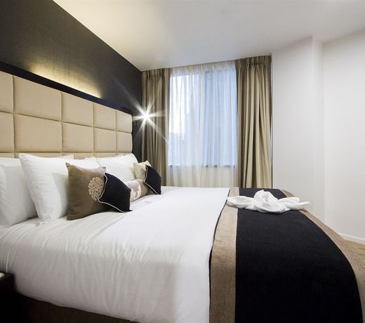 VR Queen Street Hotel & Suites