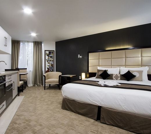 VR Queen Street Hotel & Suites