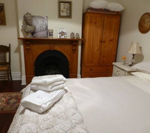 Lakeside Bed & Breakfast