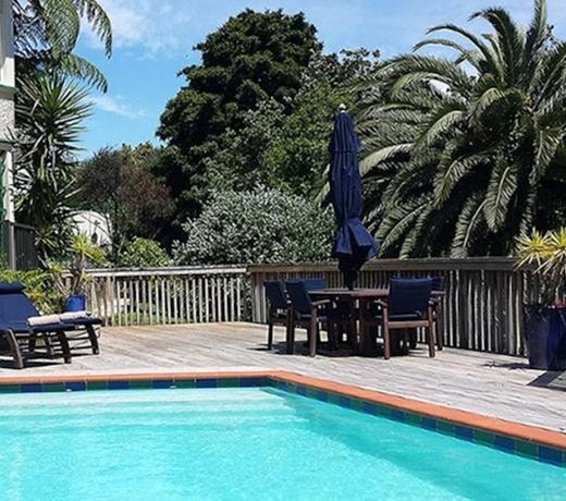 Bluff Hill Bed & Breakfast