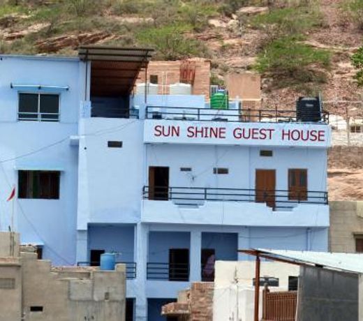 Sunshine Guest House & Restaurant