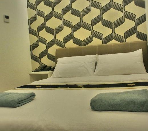 M BOUTIQUE INN  PERMY JAYA