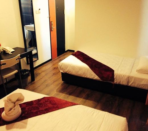 M BOUTIQUE INN  PERMY JAYA