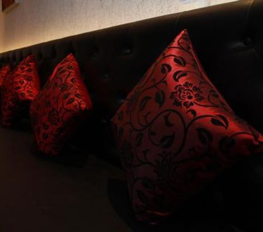 Hemingways Silk Hotel