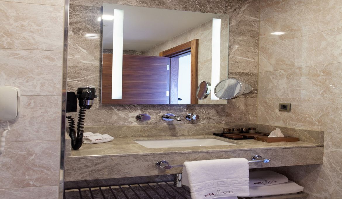 Inera Hotel