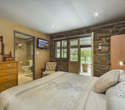 1860 Wine Country Cottages