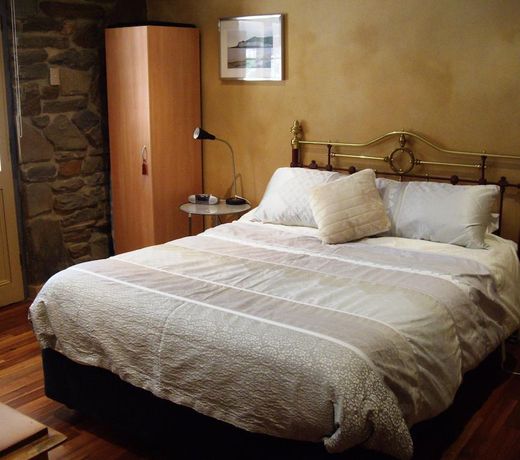 1860 Wine Country Cottages
