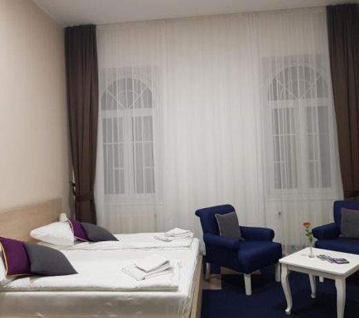 Hotel Story