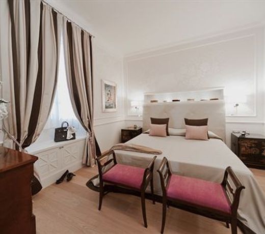 The Ashbee Hotel