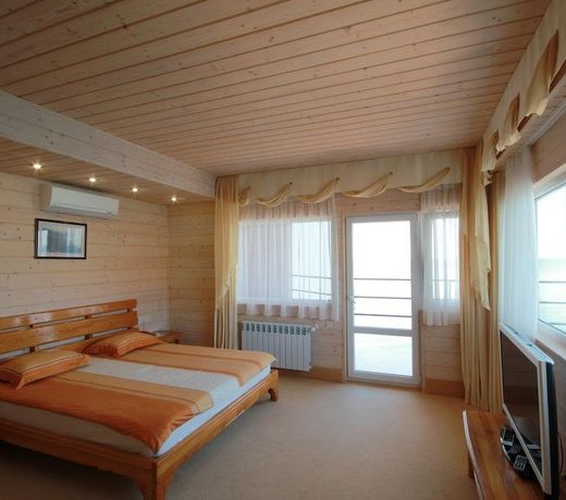 Yacht Club Yalta