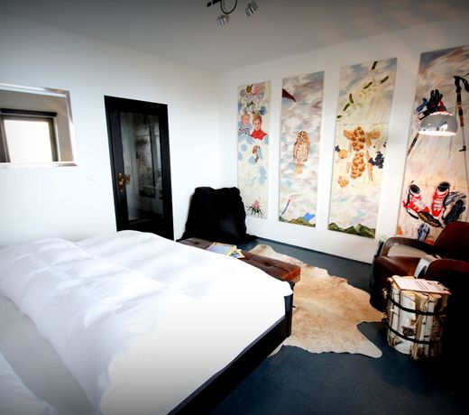 HOTEL12