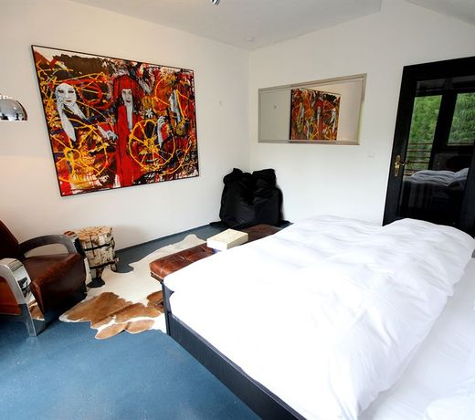 HOTEL12