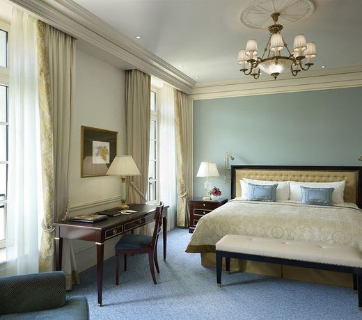 Shangri-La Paris