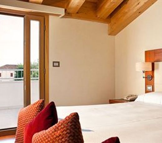 Al Tezzon Hotel