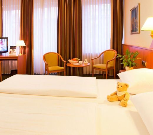 Star-Apart Hansa Hotel