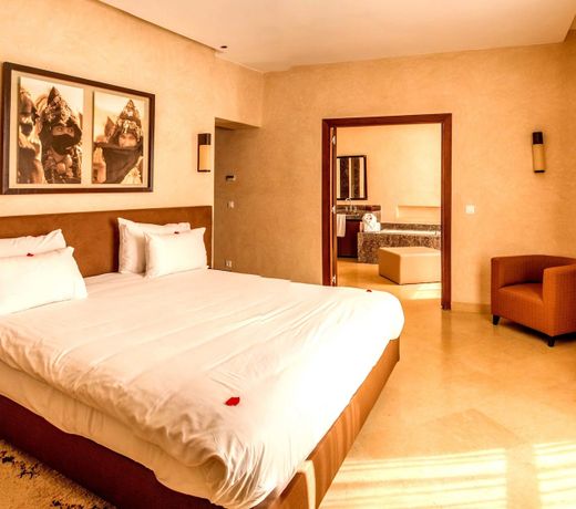 Al Maaden Villa Hotel & Spa