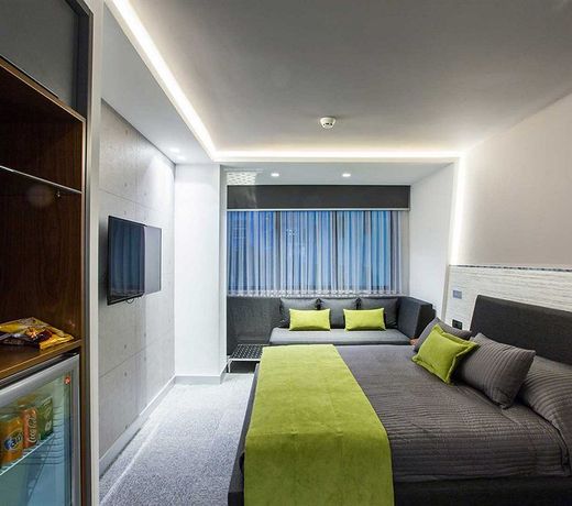 Zeniva Hotel