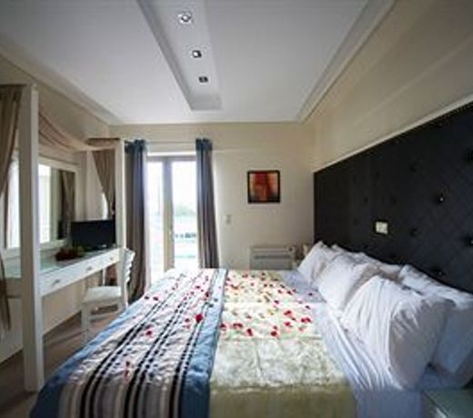 Mantinia Bay Hotel