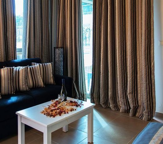 Mantinia Bay Hotel