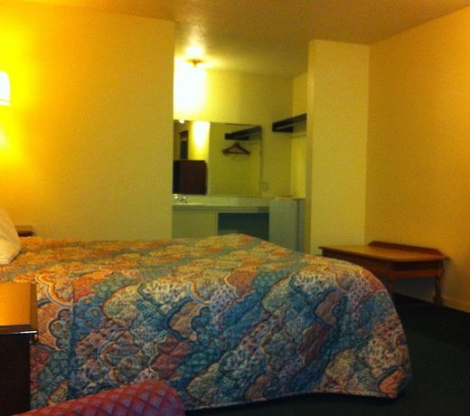Budget Inn Caravan Motel