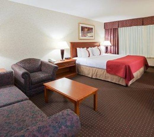 Holiday Inn Express & Suites Fond Du Lac, an IHG Hotel