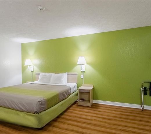 Motel 6-Cloverdale, IN - Greencastle