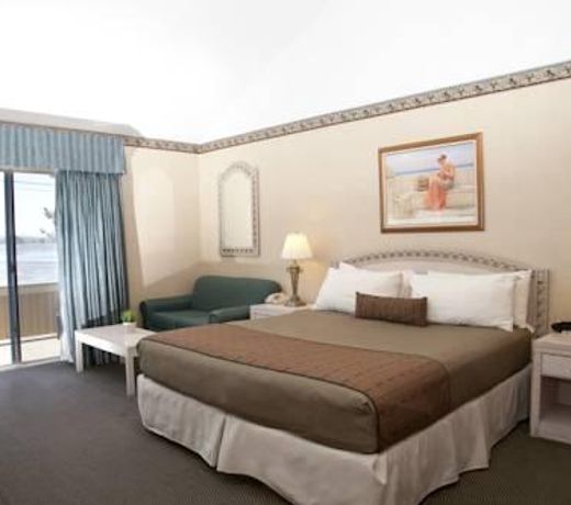 Bodega Coast Inn and Suites