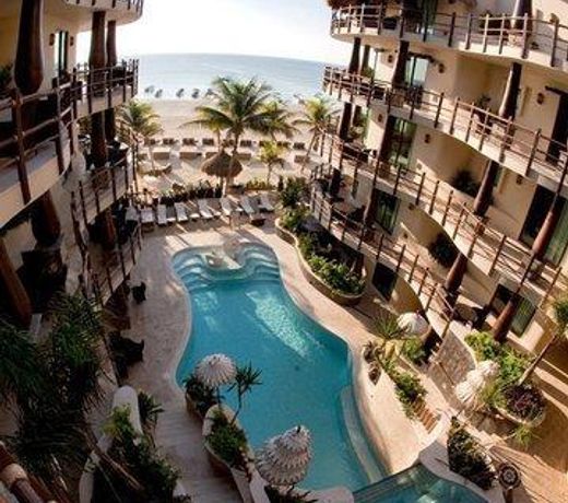 El Taj Oceanfront and Beachside Condo Hotel