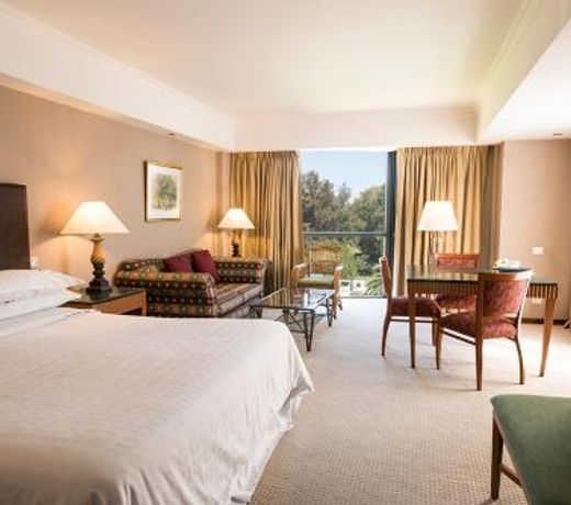 Sheraton Pilar Hotel & Convention Center