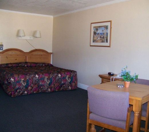 Emerald Sands Inn