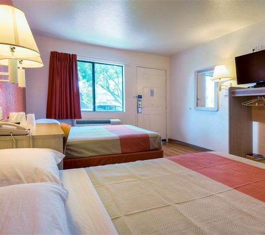 Motel 6-Escondido, CA