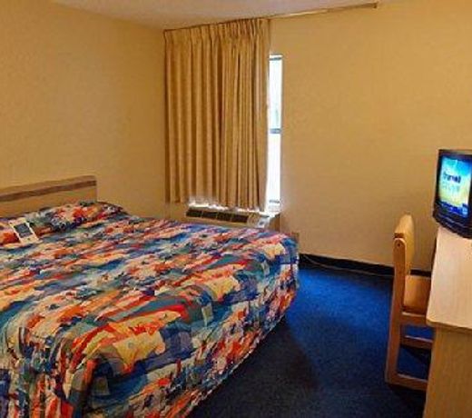 Motel 6-Waukegan, IL