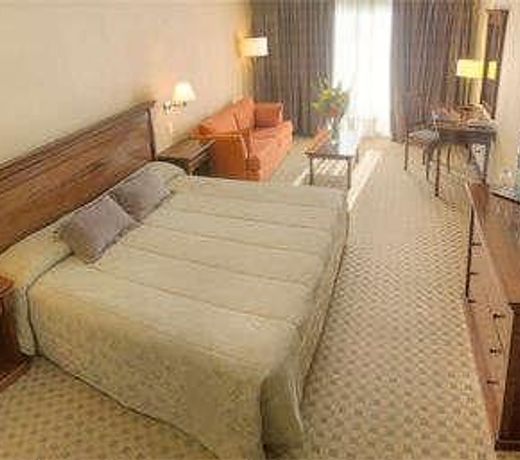 Howard Johnson Pilar Resort Spa & Convention Center