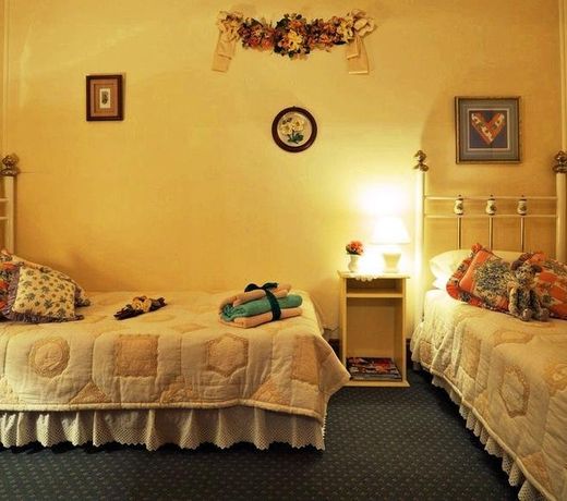 Segenhoe Inn Bed and Breakfast