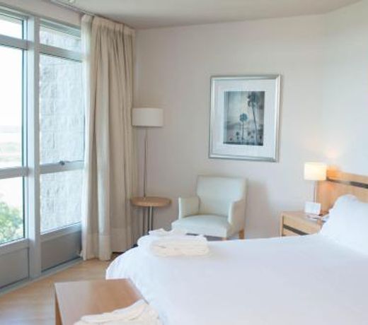 Maran Suites & Towers