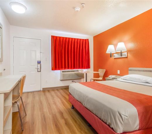 Motel 6-Phoenix, AZ - West