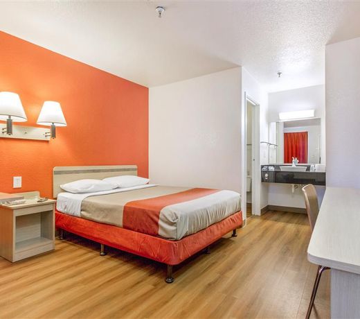 Motel 6-Phoenix, AZ - West