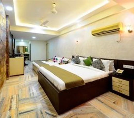 Hotel Ashish Palace