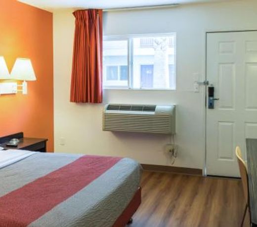 Motel 6-Bakersfield, CA - East