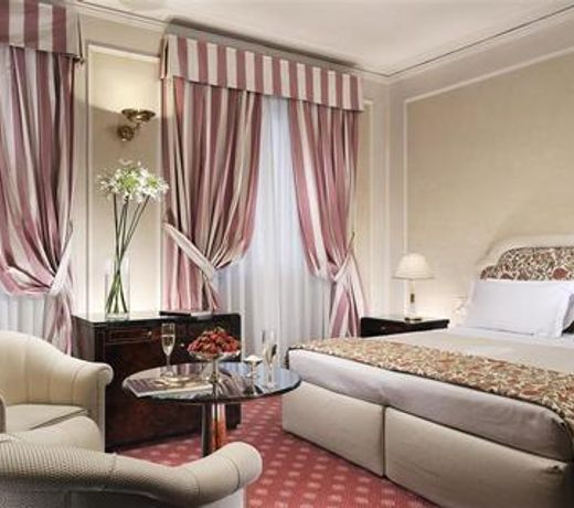 Hotel De La Ville