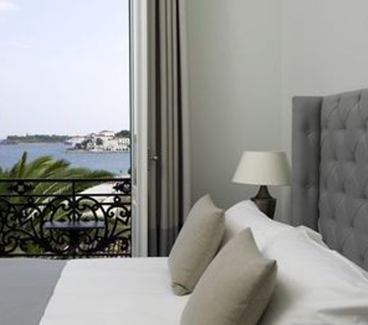 Poseidonion Grand Hotel