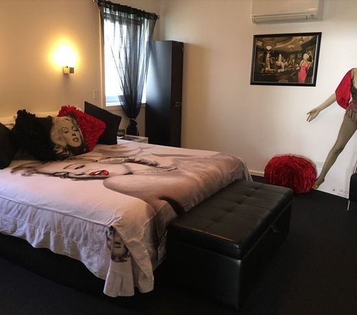 Barossa Old Garage Bed and Breakfast