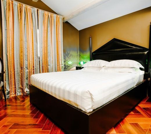 Glam Boutique Hotel